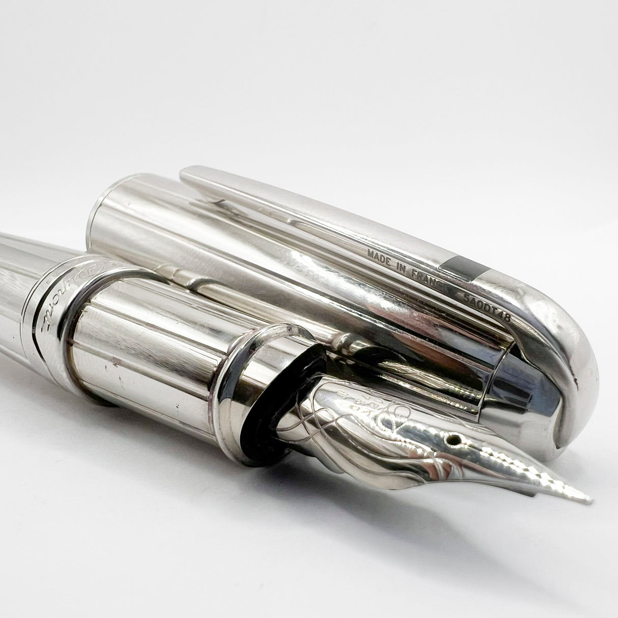 S. T. Dupont Orpheo (Largest Size) Palladium Plated Fountain Pen - Fine 18kt Gold Nib