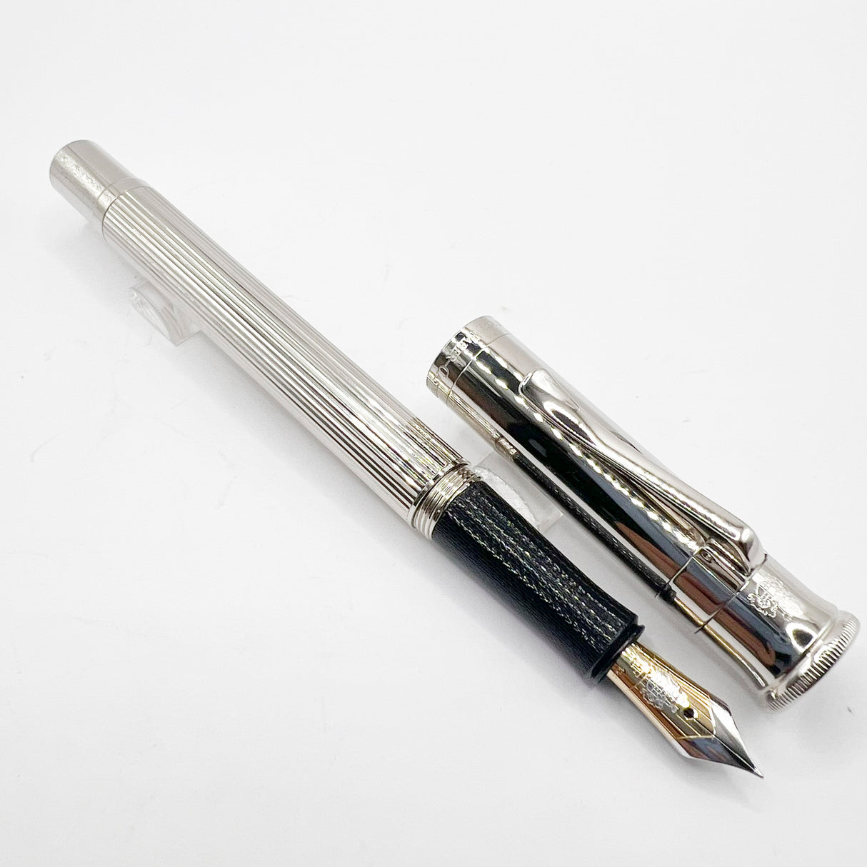 Graf von Faber Castell Platinum-Plated Classic Fountain Pen - Fine 18kt Gold Nib