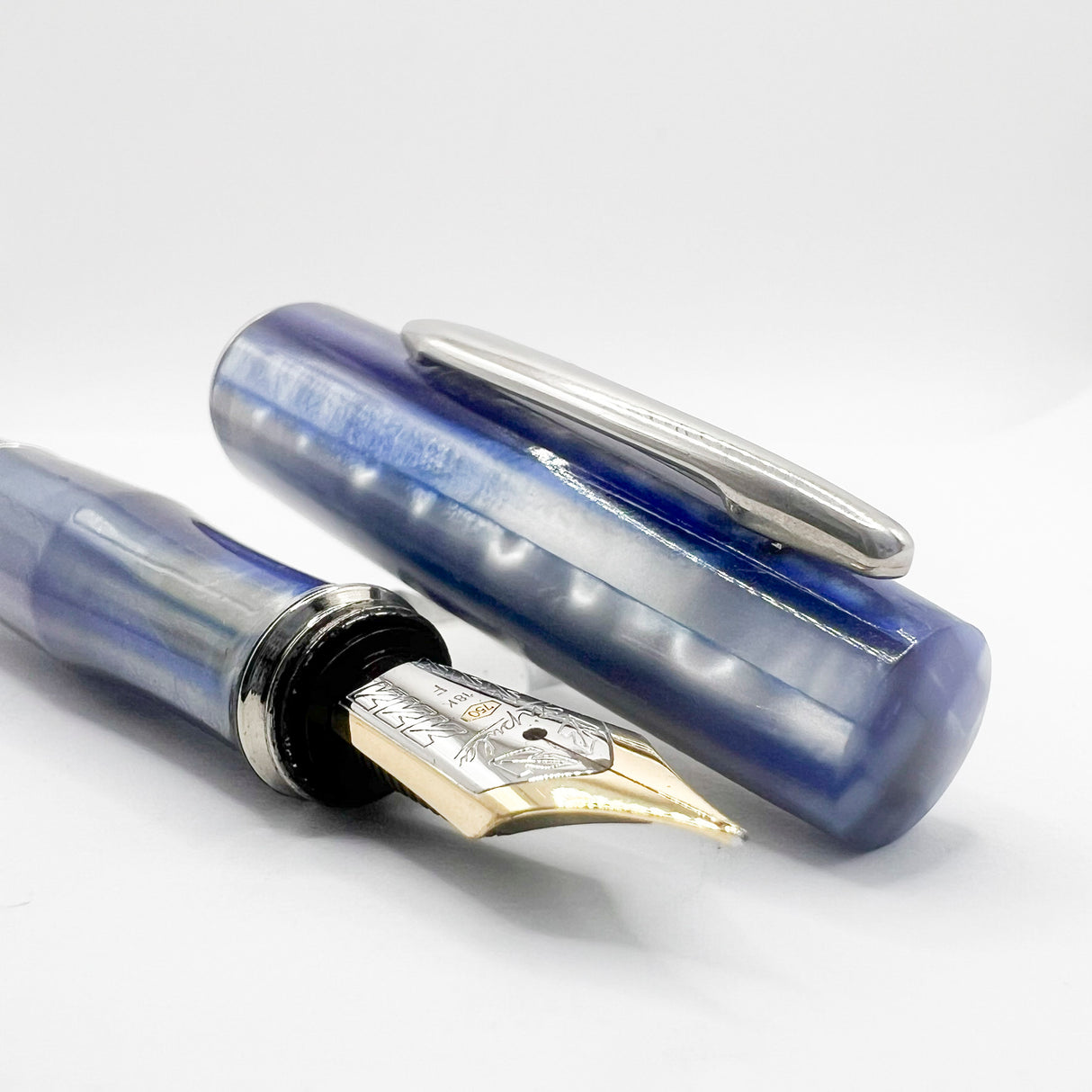 Stipula Duetto Pacific Blue Fountain Pen - Fine 18kt Gold Nib