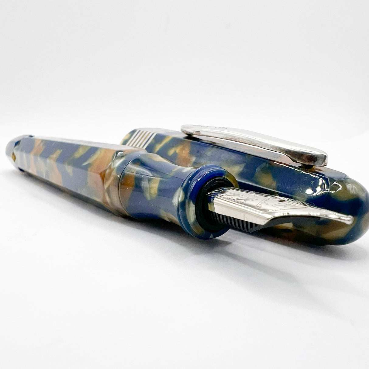 Stipula Etruria Champagne Faceted Limited Edition Fountain Pen - Medium 18kt Gold Nib - Only 88 Pens Made!