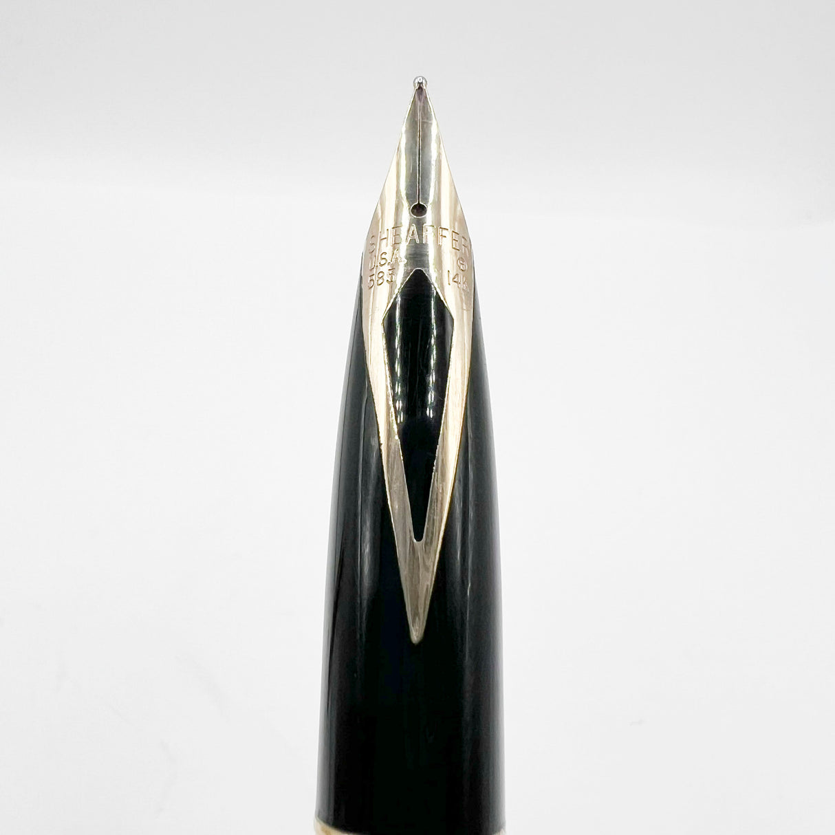 Sheaffer Full Size Targa Lacque Filigree Pattern Fountain Pen - Medium 14kt Gold Nib