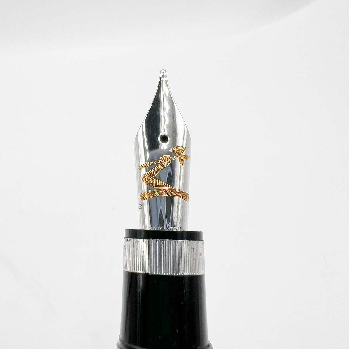 OMAS Large Ogiva Style Richard Hennessy Cognac Special Edition Fountain Pen - Medium 18kt Gold Nib