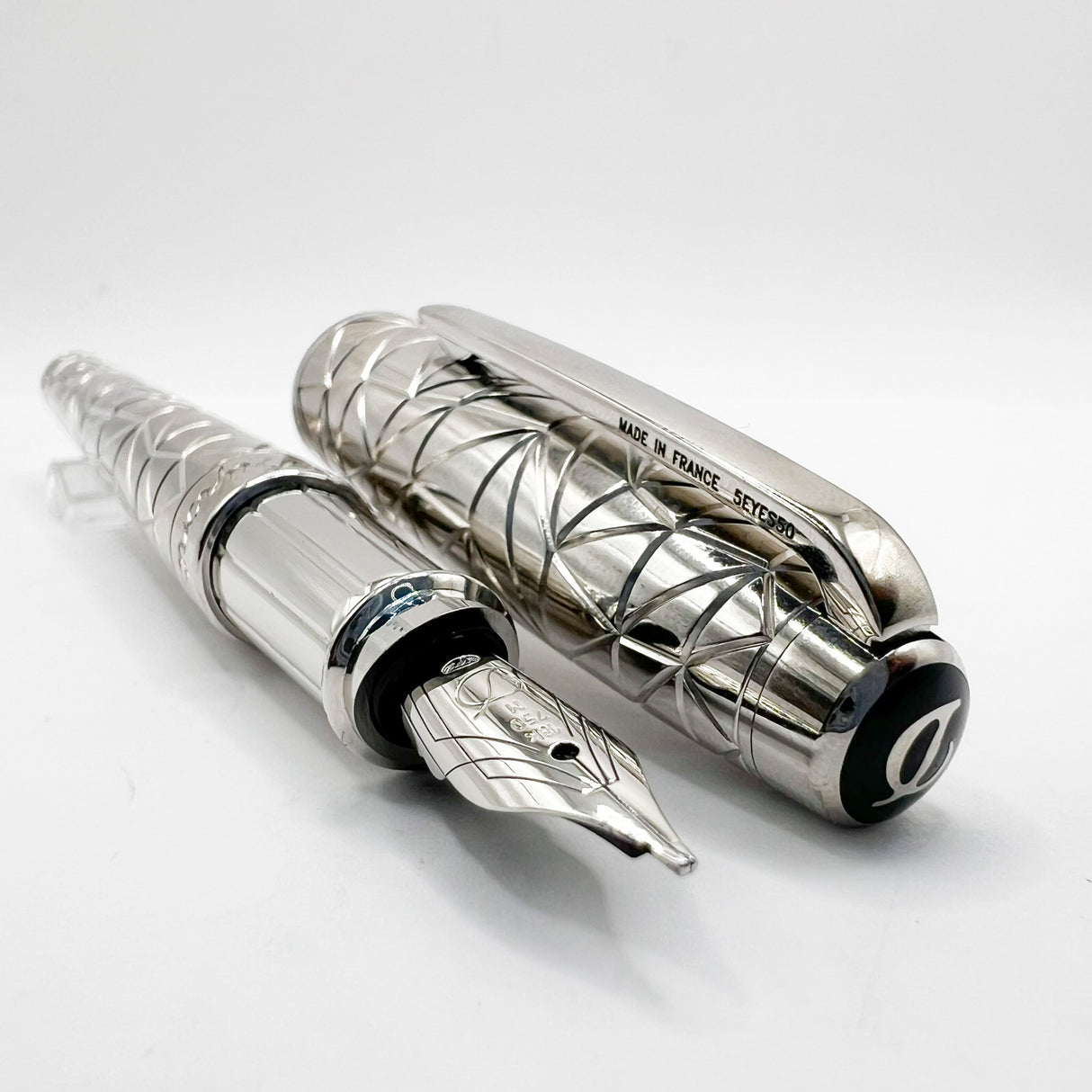 S.T. Dupont Olympio Graphic Fountain Pen - Medium 18kt Gold Nib