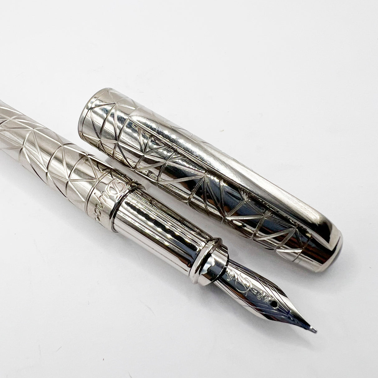 S.T. Dupont Olympio Graphic Fountain Pen - Medium 18kt Gold Nib