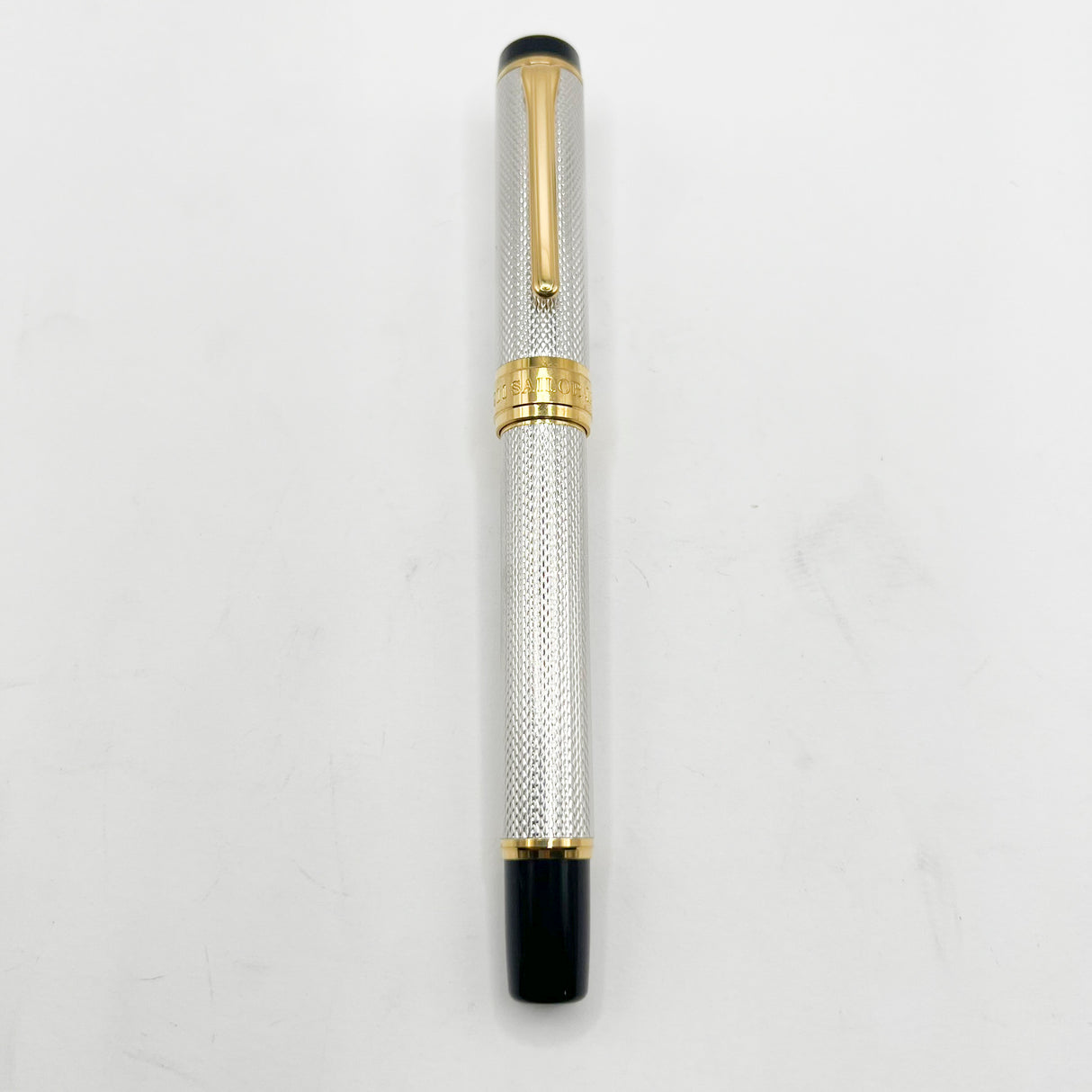 Sailor White Metal Barleycorn Guilloche Fountain Pen - Medium 14kt Gold Nib