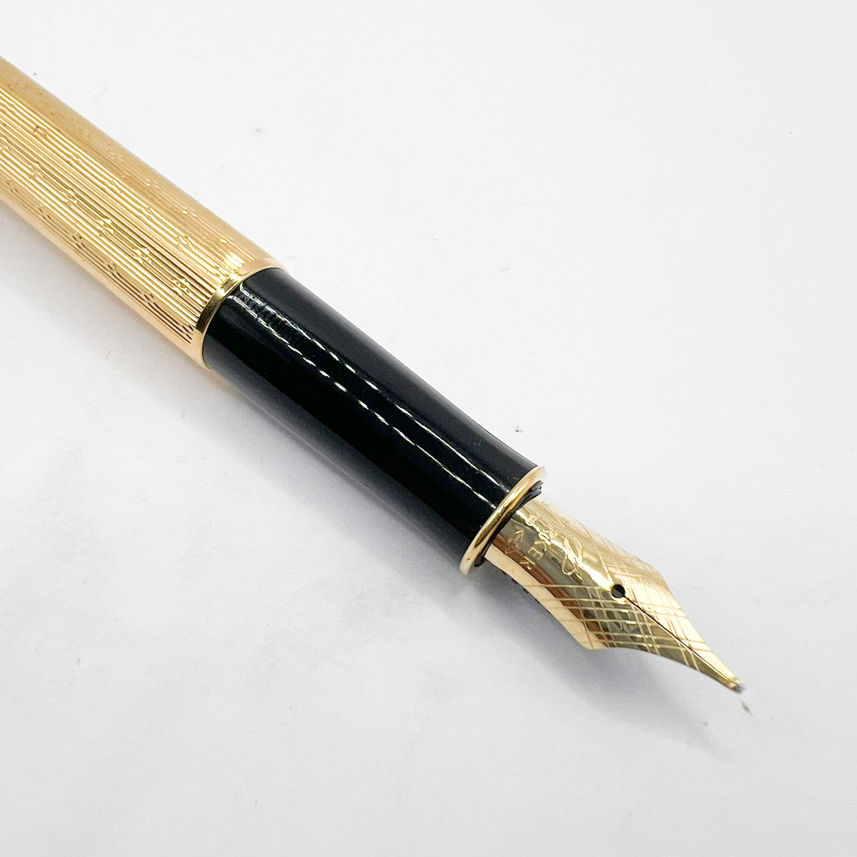 Parker Sonnet Gold-Plated Chiseled Fountain Pen - Medium 18kt Gold Nib