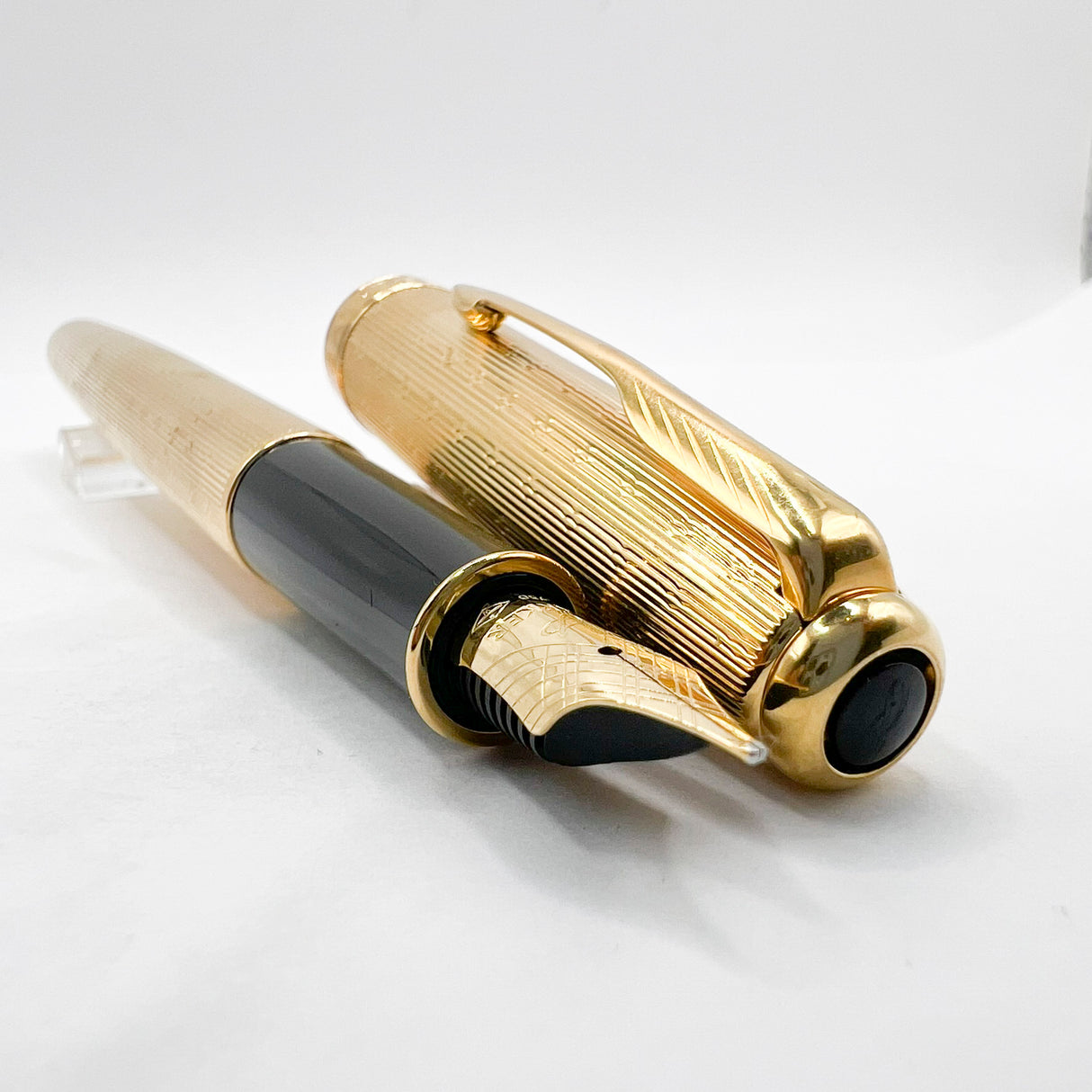 Parker Sonnet Gold-Plated Chiseled Fountain Pen - Medium 18kt Gold Nib