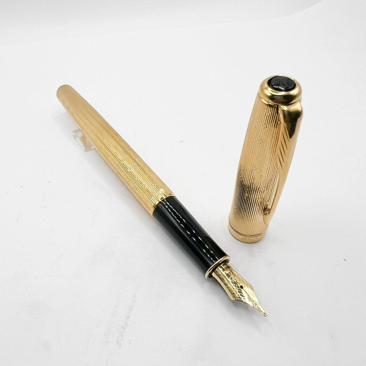 Parker Sonnet Gold-Plated Chiseled Fountain Pen - Medium 18kt Gold Nib