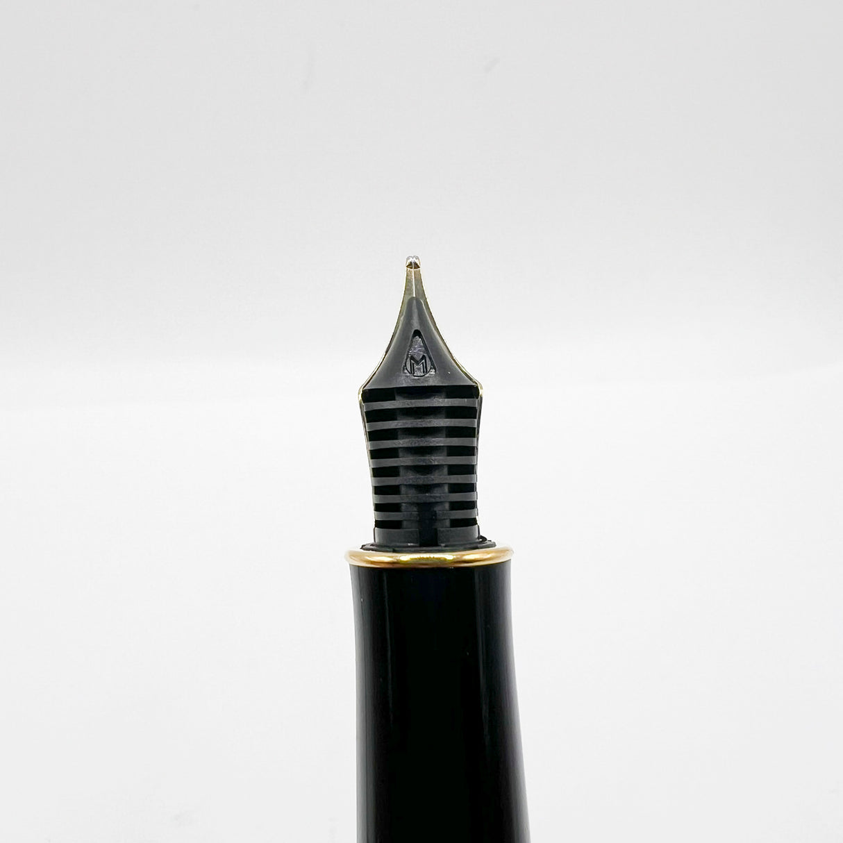 Parker Sonnet Gold-Plated Chiseled Fountain Pen - Medium 18kt Gold Nib