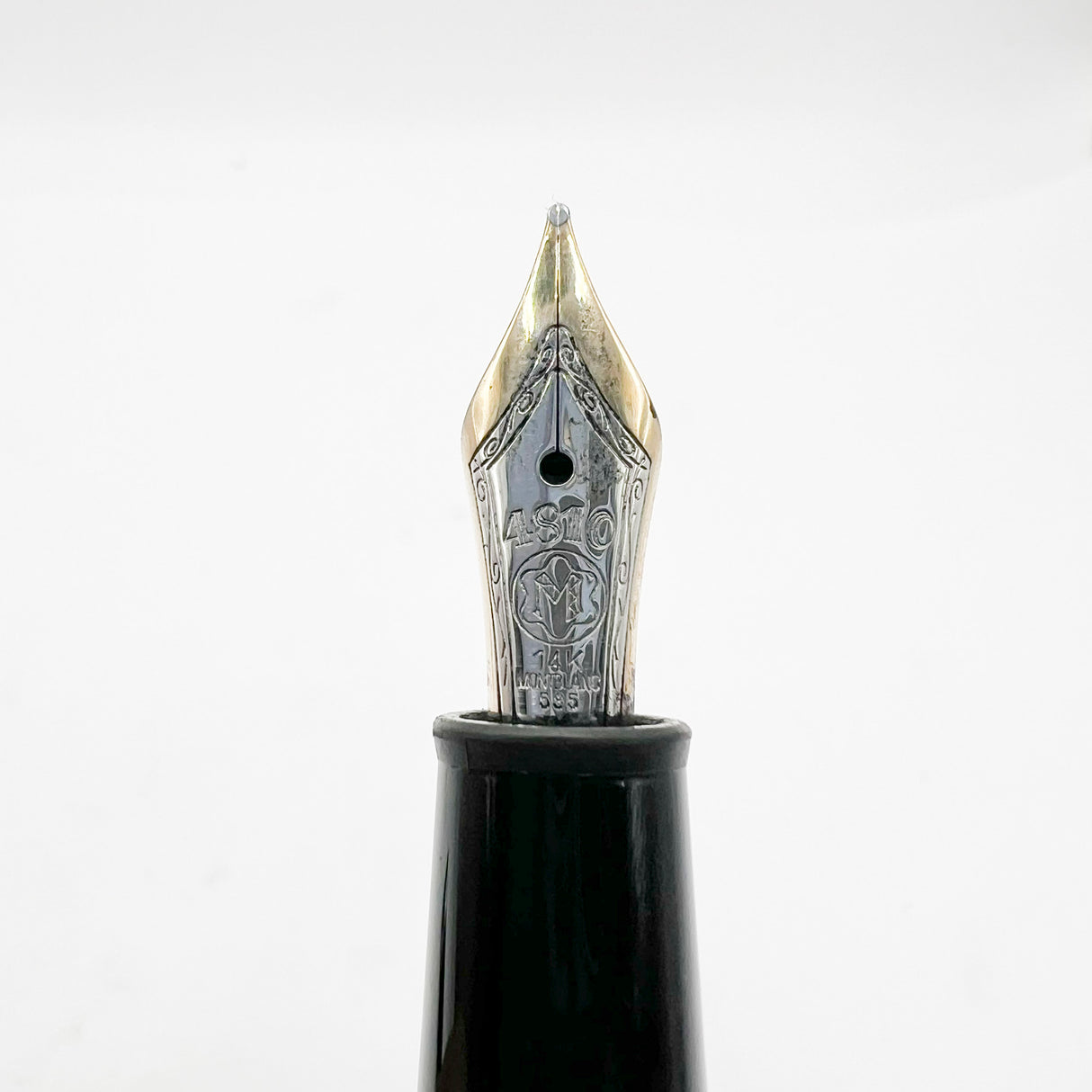 Montblanc Meisterstuck Black Resin #145 Classique Platinum-Plated Trim Fountain Pen - Medium 14kt Kt Gold Nib