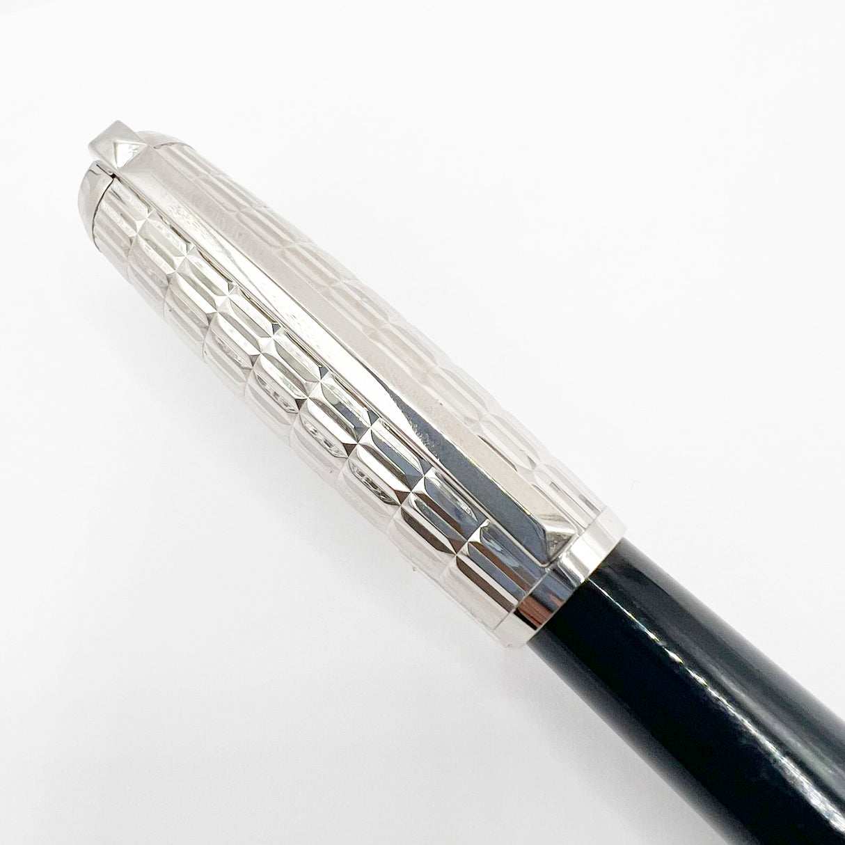 S.T. Dupont Large Line D Elysee Duotone Fountain Pen - Medium 14kt Gold Nib