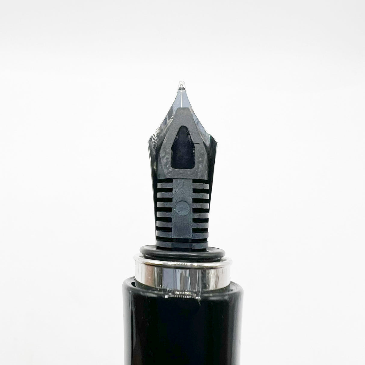 Graf von Faber Castell Smooth Black Intuition Fountain Pen - Fine 18kt Gold Nib