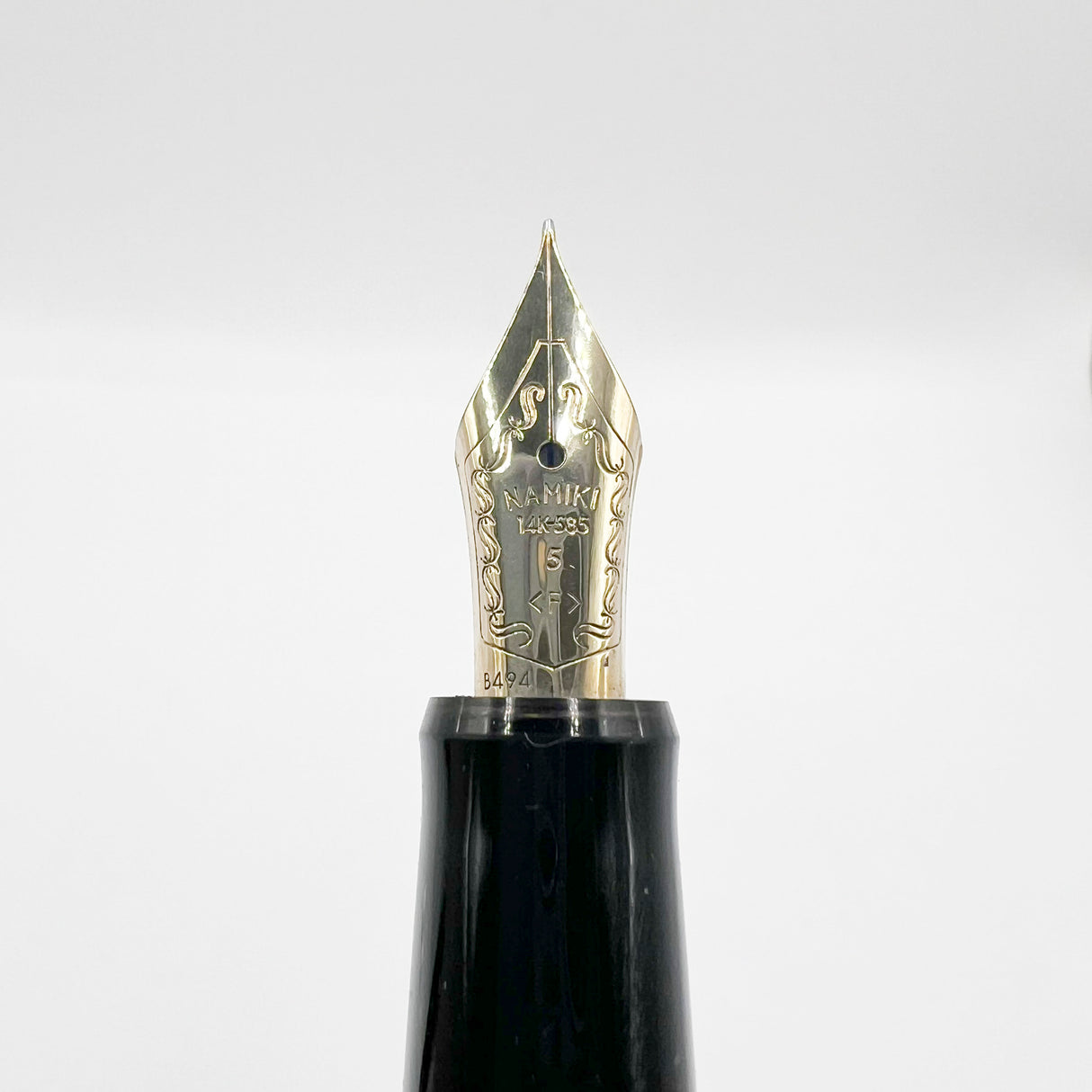 Pilot Namiki Nippon Art Wildflowers Fountain Pen - Fine 14kt Gold Nib
