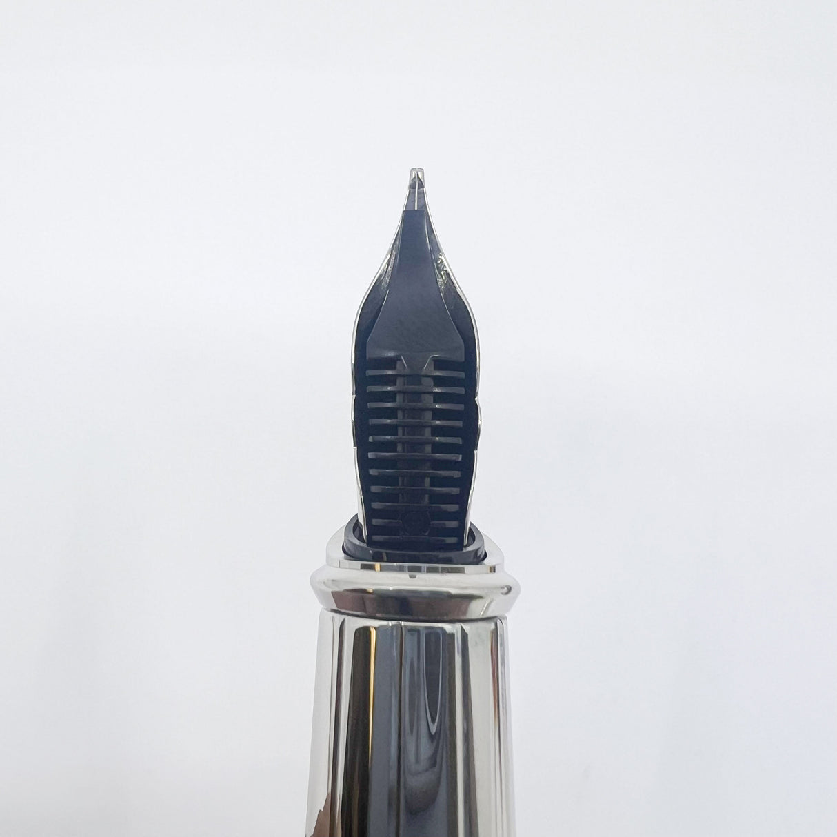 S. T. Dupont Orpheo Fountain Pen - Palladium Plated Cap - Textured Leather Barrel - Medium 18kt Gold Nib