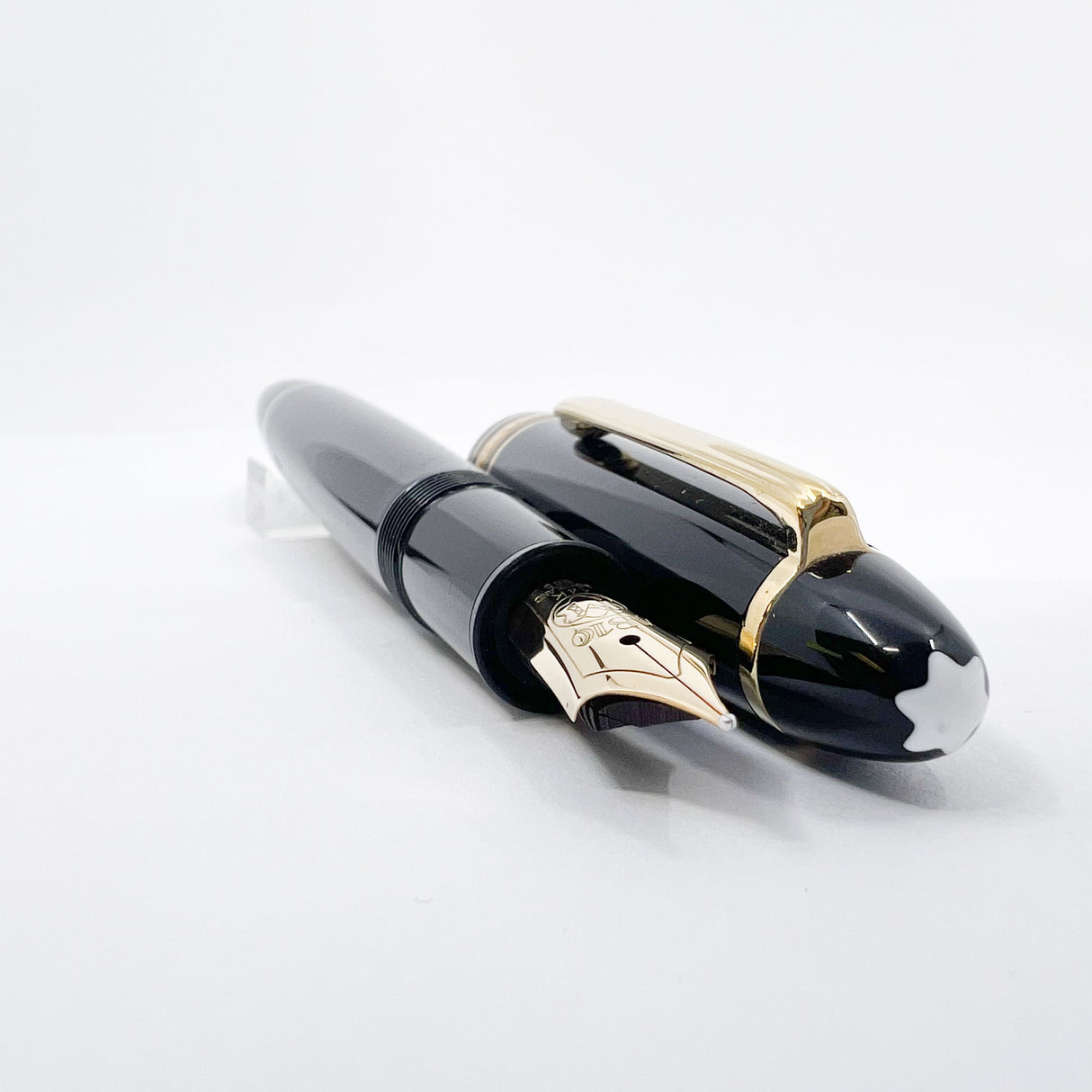 Montblanc Meisterstuck Black Resin #146 LeGrand Fountain Pen - Fine 14kt Gold Nib