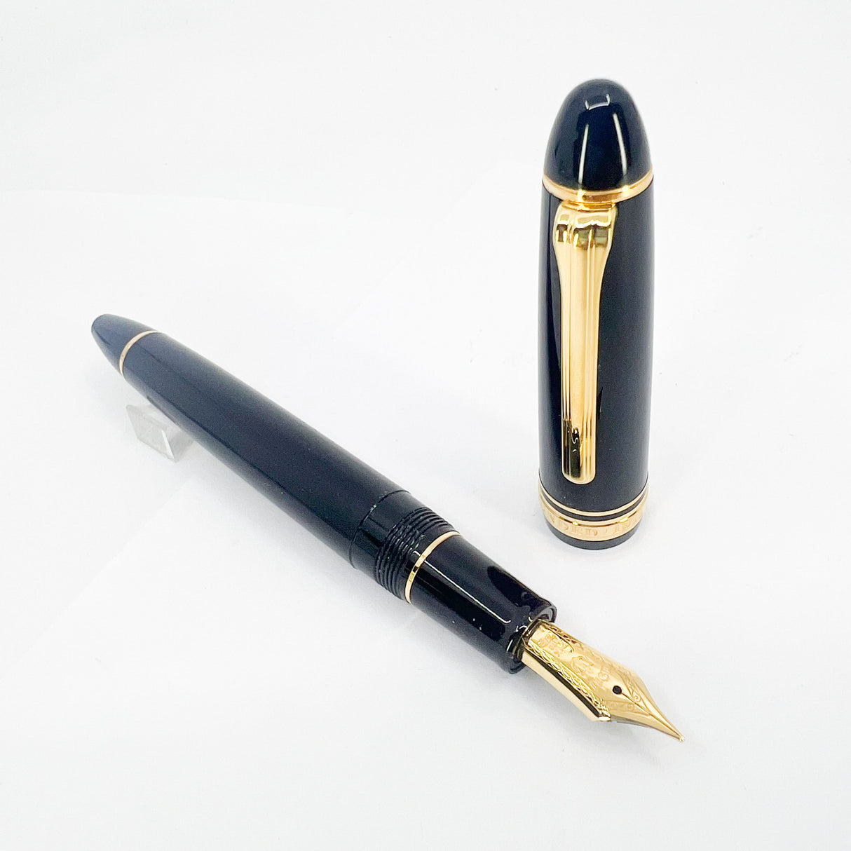 Sailor Black 1911L Large Fountain Pen - Broad 21kt Gold Nib