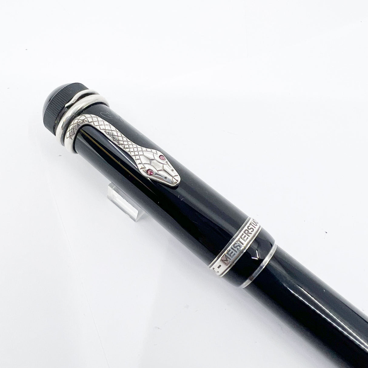 Montblanc Agatha Christie Sterling Silver Limited Edition Fountain Pen - Fine 18kt Gold Nib
