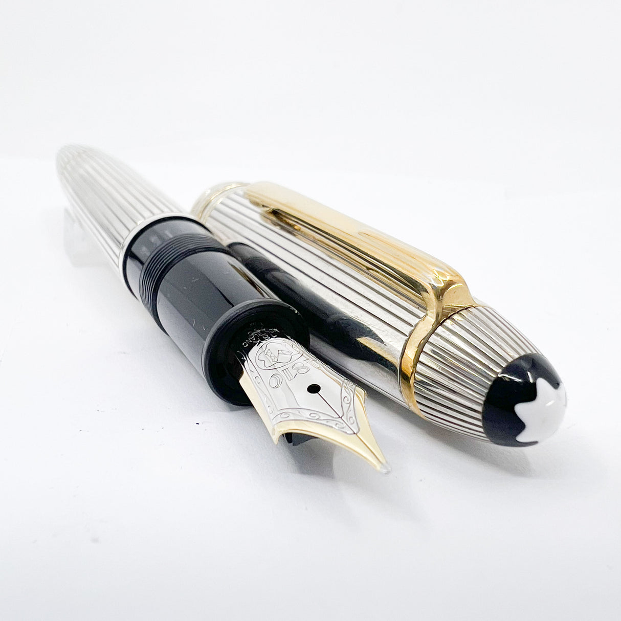 Montblanc LeGrand Solitaire #146 Sterling Silver Pinstriped Fountain Pen - Fine 18kt Gold Nib