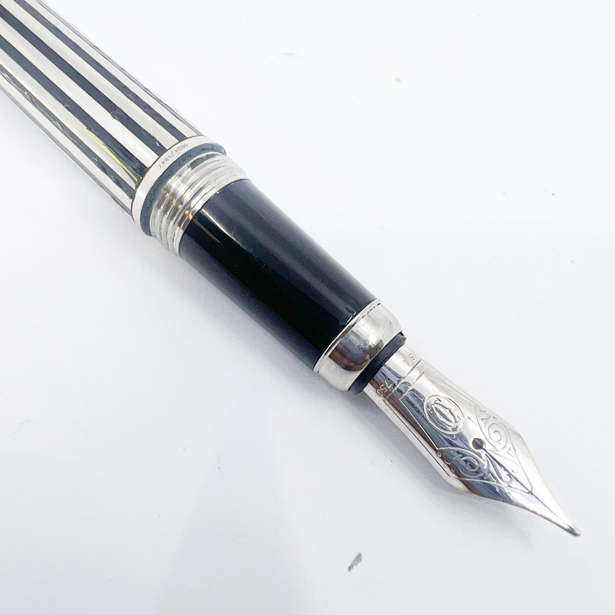 Louis Cartier Dandy Platinum Plated & Black Lacquered Striped Limited Edition Fountain Pen - Medium 18kt Gold Nib - A Perfect User!