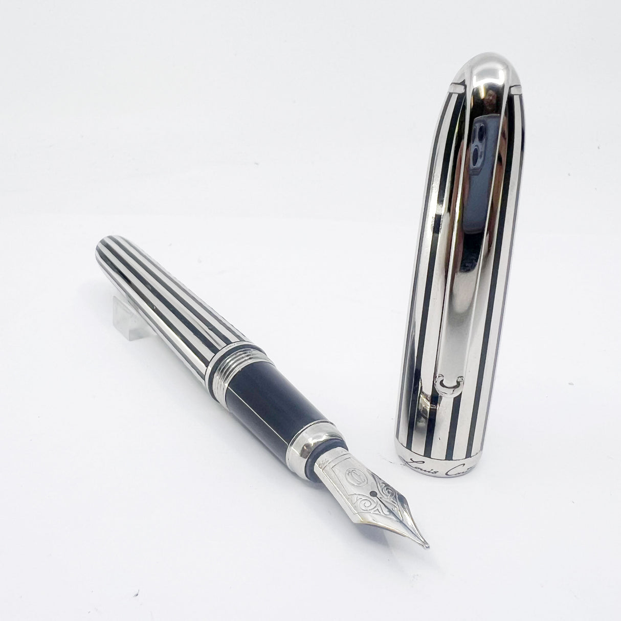 Louis Cartier Dandy Platinum Plated & Black Lacquered Striped Limited Edition Fountain Pen - Medium 18kt Gold Nib - A Perfect User!
