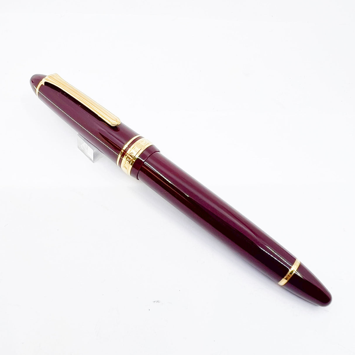 Sailor 1911 Standard Size Glossy Maroon Fountain Pen - Fine 14kt Gold Nib
