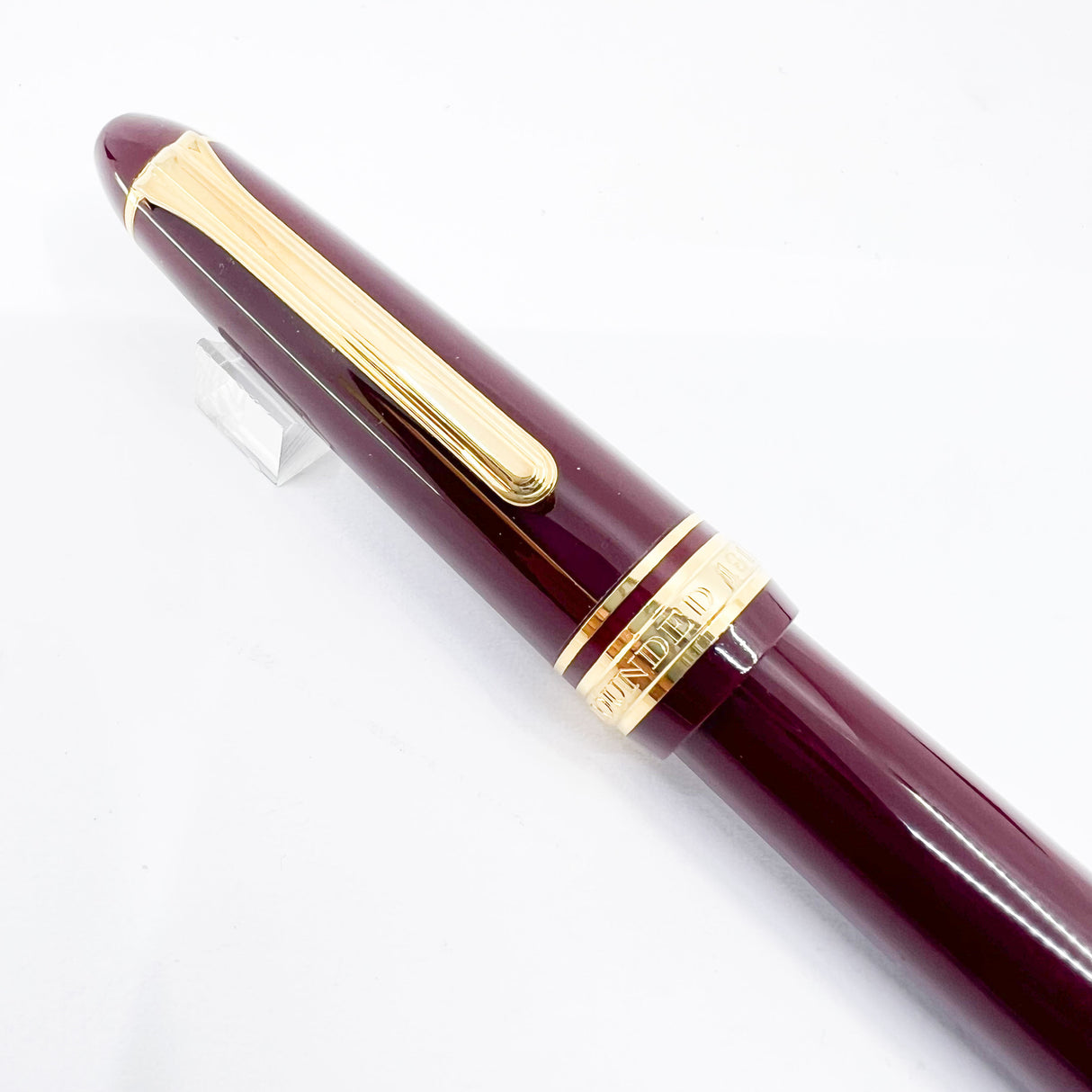 Sailor 1911 Standard Size Glossy Maroon Fountain Pen - Fine 14kt Gold Nib