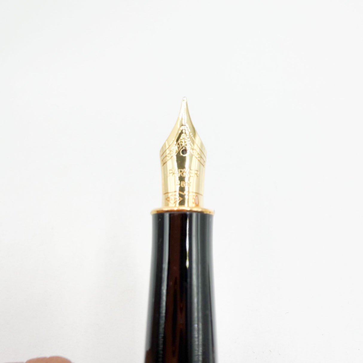 Parker Sonnet Firedance Lacque Red/Black Marble Fountain Pen - Fine 18kt Gold Nib