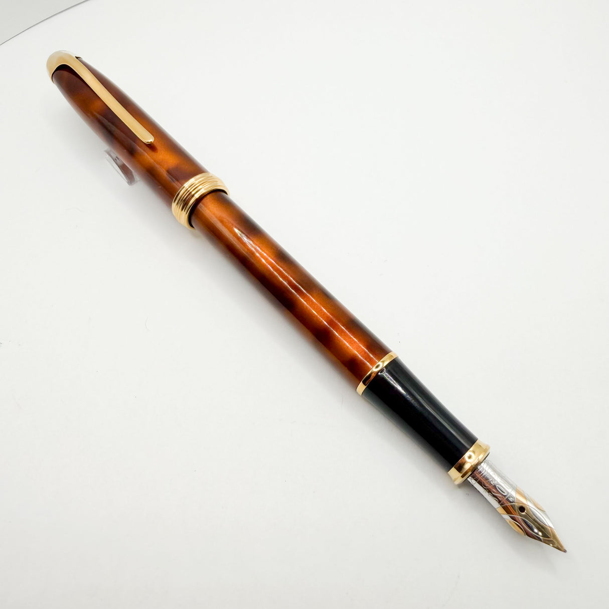 Cross Pinnacle Amber Marble Lacquer Fountain Pen - Medium 18kt Gold Nib -Scarce!