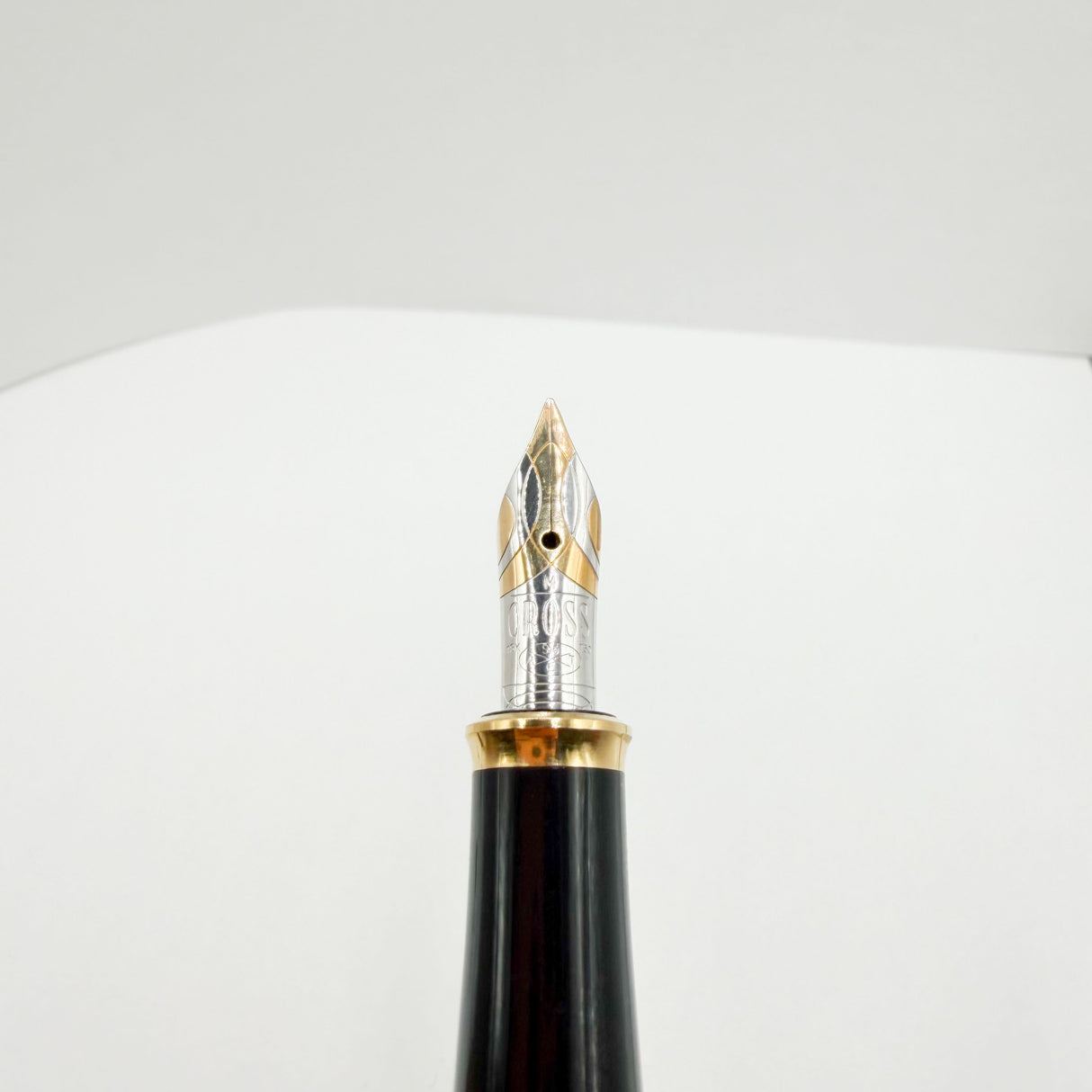 Cross Pinnacle Amber Marble Lacquer Fountain Pen - Medium 18kt Gold Nib -Scarce!