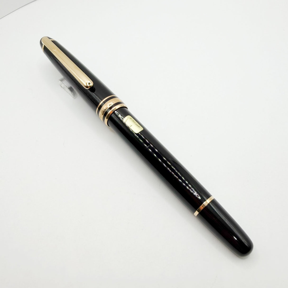 Montblanc Classique #144 Black Resin Fountain Pen - Fine 14kt Gold Nib