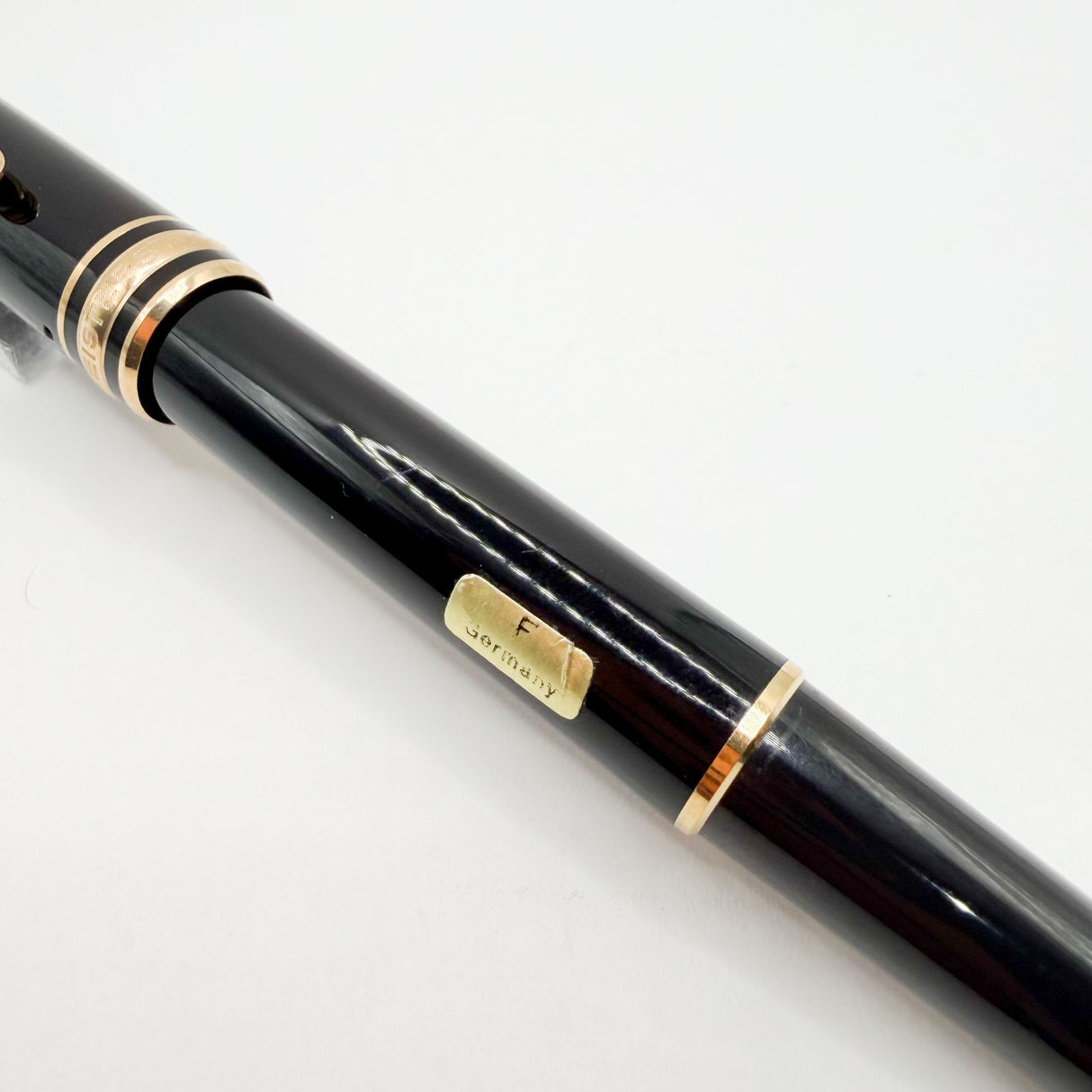 Montblanc Classique #144 Black Resin Fountain Pen - Fine 14kt Gold Nib