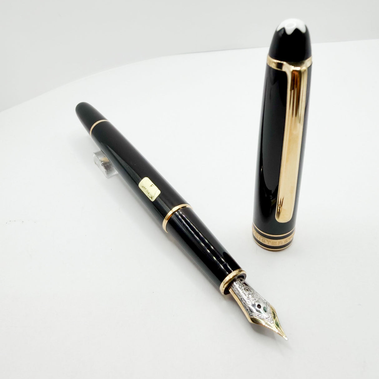 Montblanc Classique #144 Black Resin Fountain Pen - Fine 14kt Gold Nib