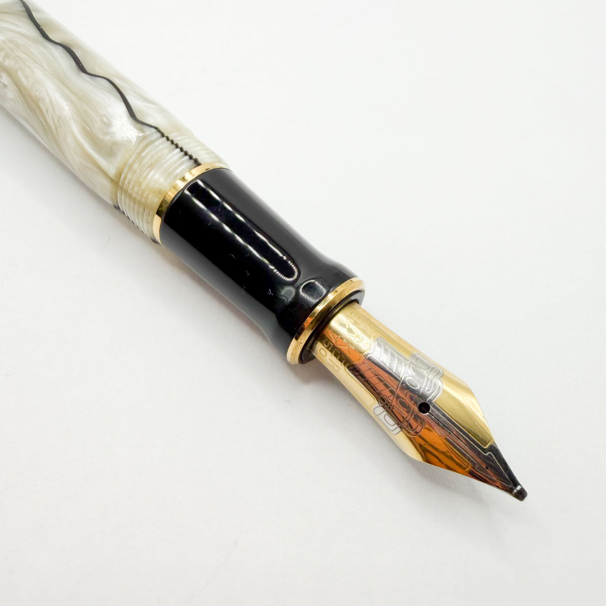Parker Duofold Centennial (Largest) Lustrous Pearl & Black Fountain Pen - Medium Italic 18kt Gold Nib