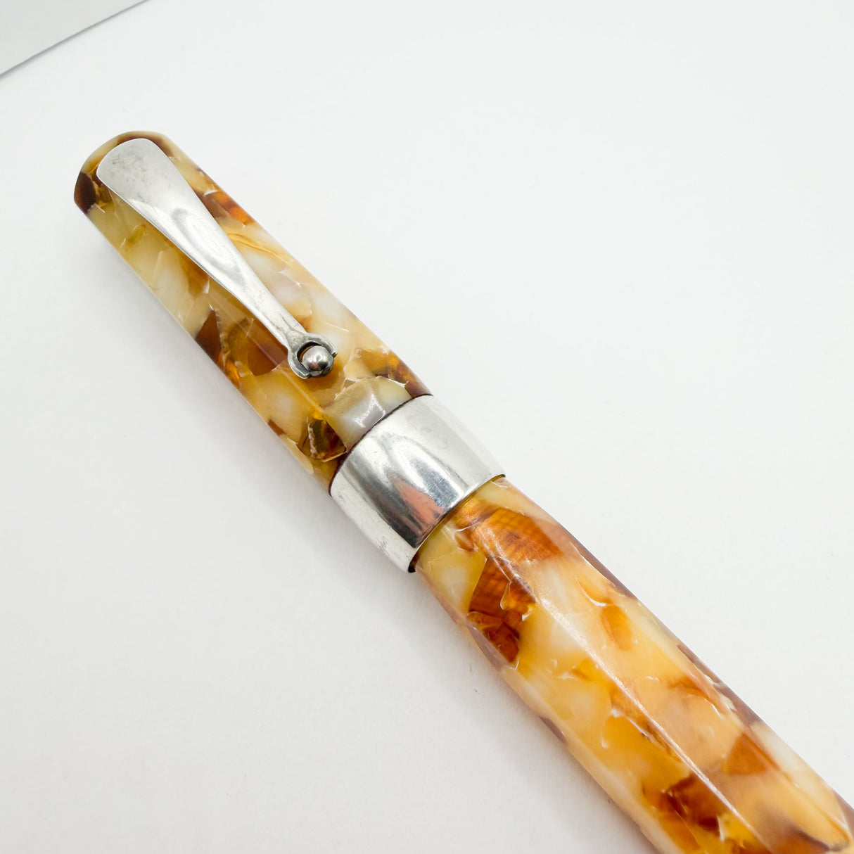 Montegrappa Harmony "Bassano Parchment" Facetted Fountain Pen - Extra Fine 18kt Gold Nib