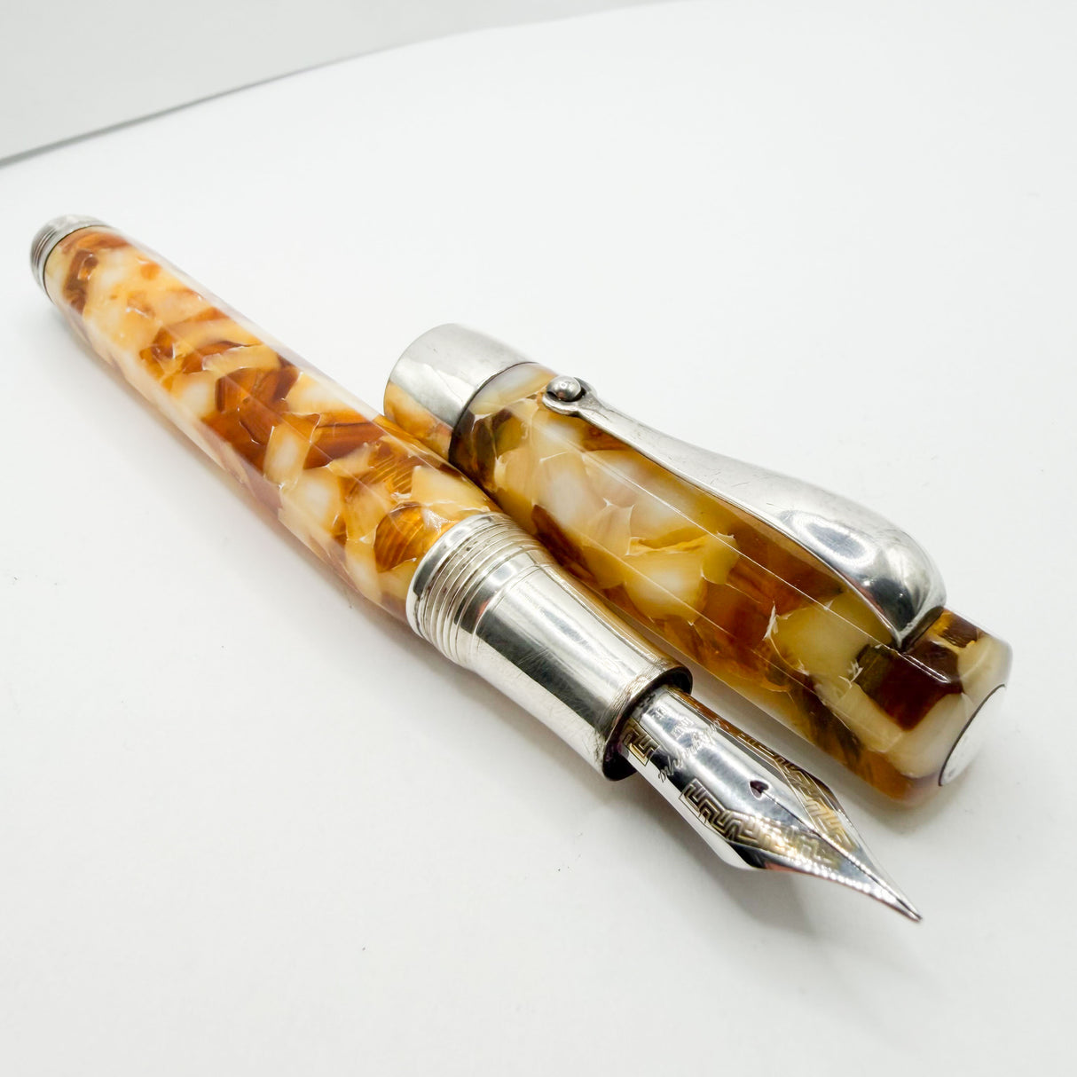 Montegrappa Harmony "Bassano Parchment" Facetted Fountain Pen - Extra Fine 18kt Gold Nib