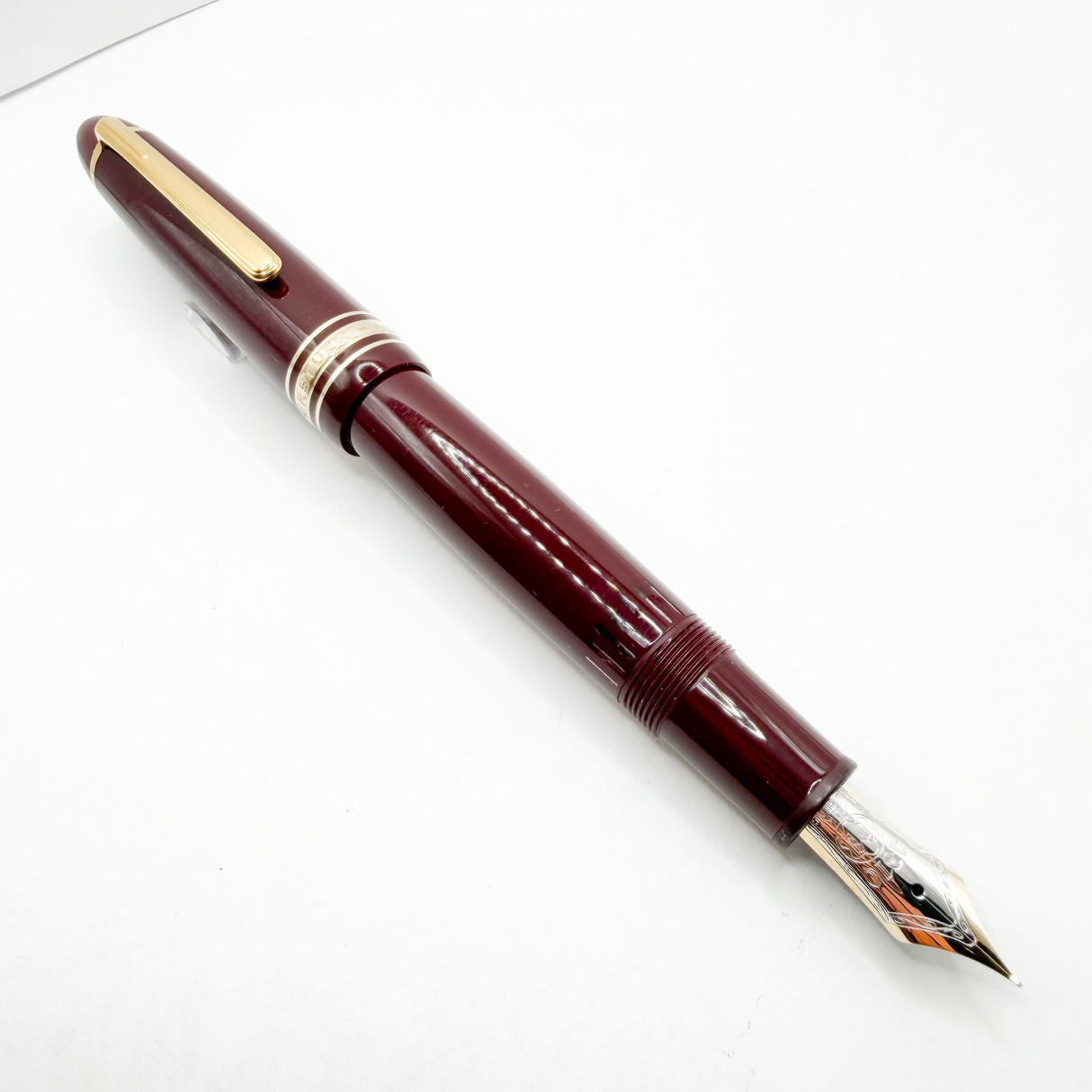 Montblanc Meisterstuck Bordeaux Resin #146 LeGrand Fountain Pen - Extra Fine 14kt Gold Nib