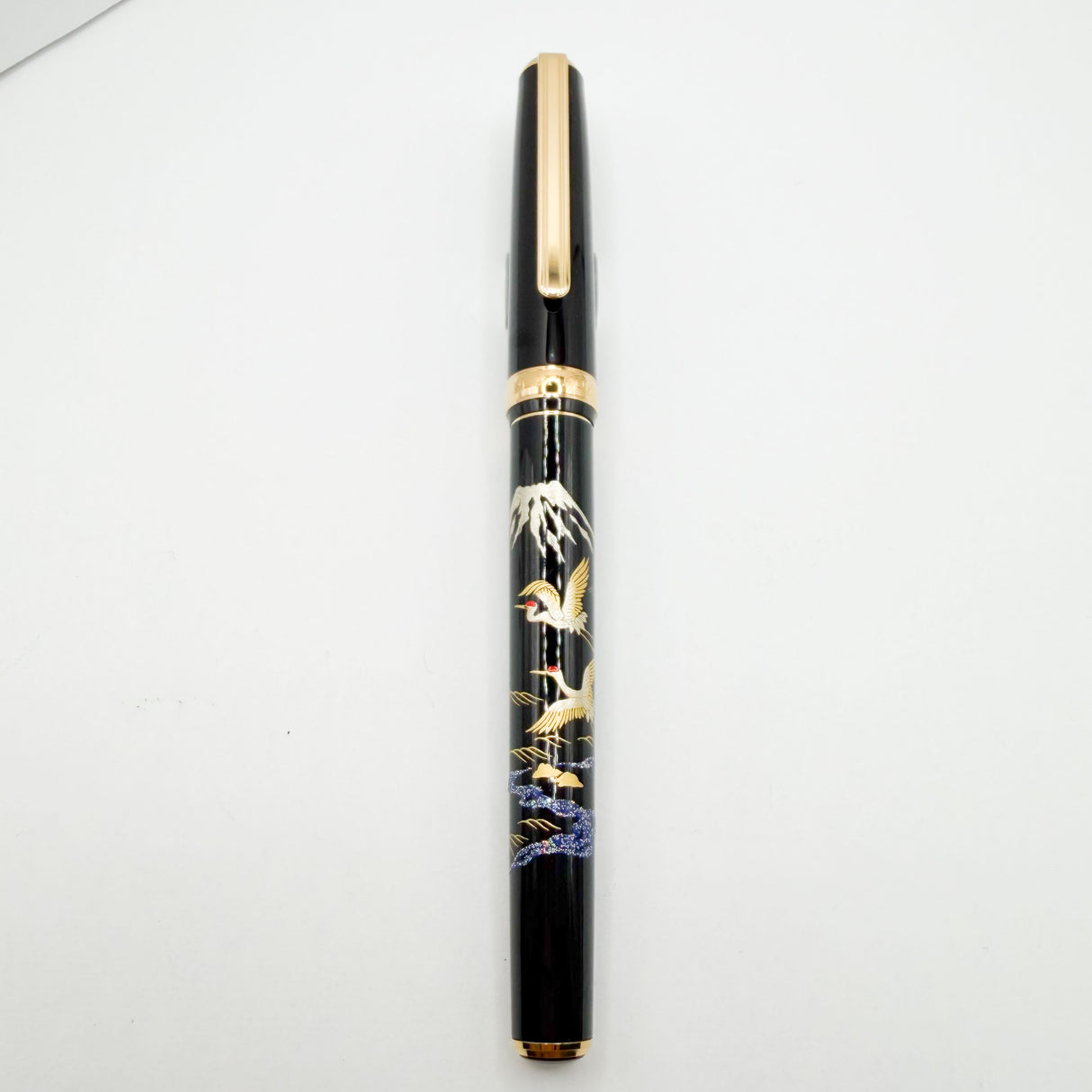 Platinum "Modern Maki-e" Cranes Fountain Pen - Fine 18kt Gold Nib