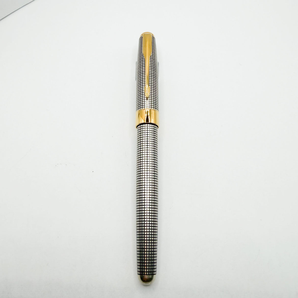 Parker Sonnet Sterling Silver Cisele Cross Hatch Fountain Pen - Extra Fine 18kt Gold Nib