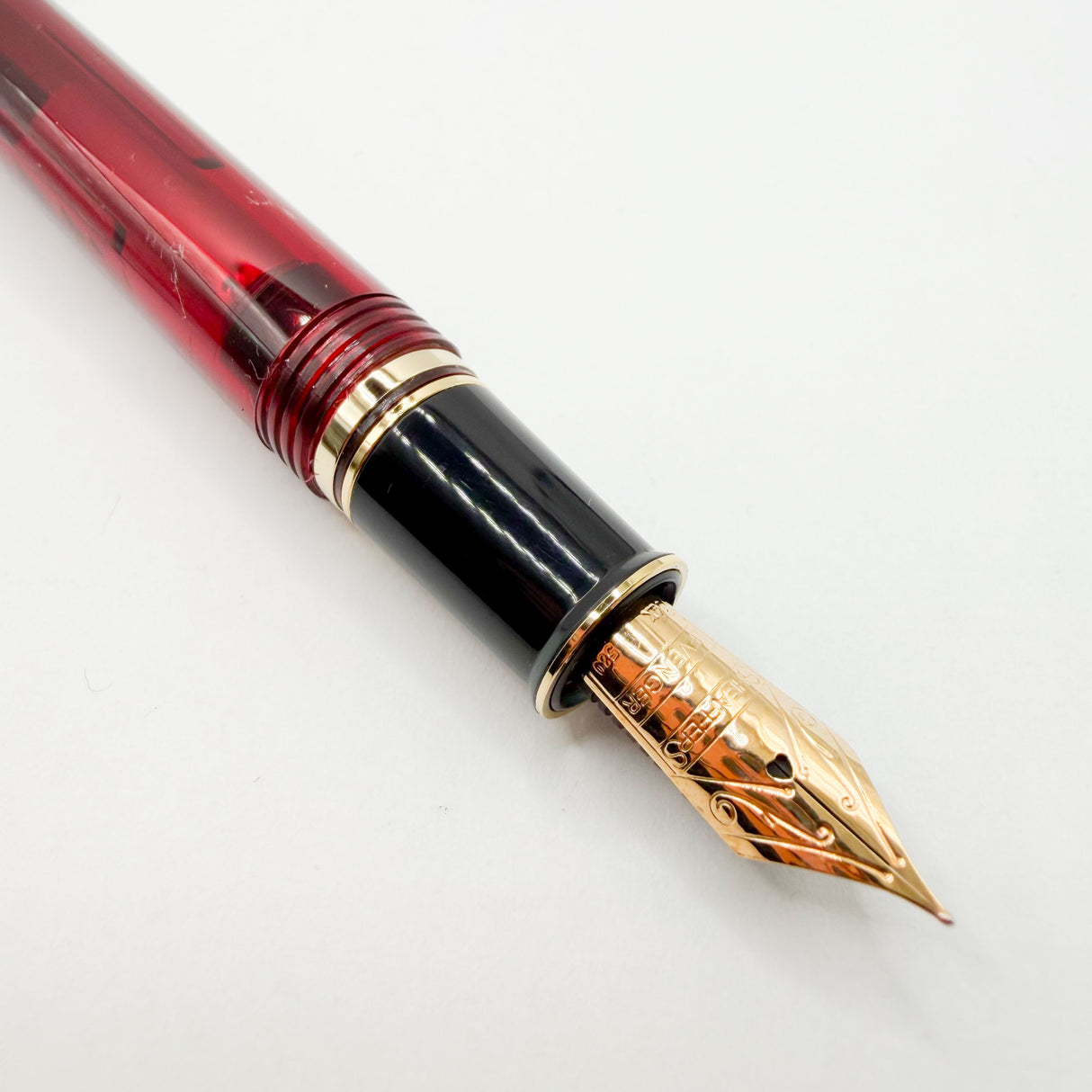 Sheaffer for Levenger Translucent Red Connaisseur Fountain Pen - Fine 14kt Gold Nib