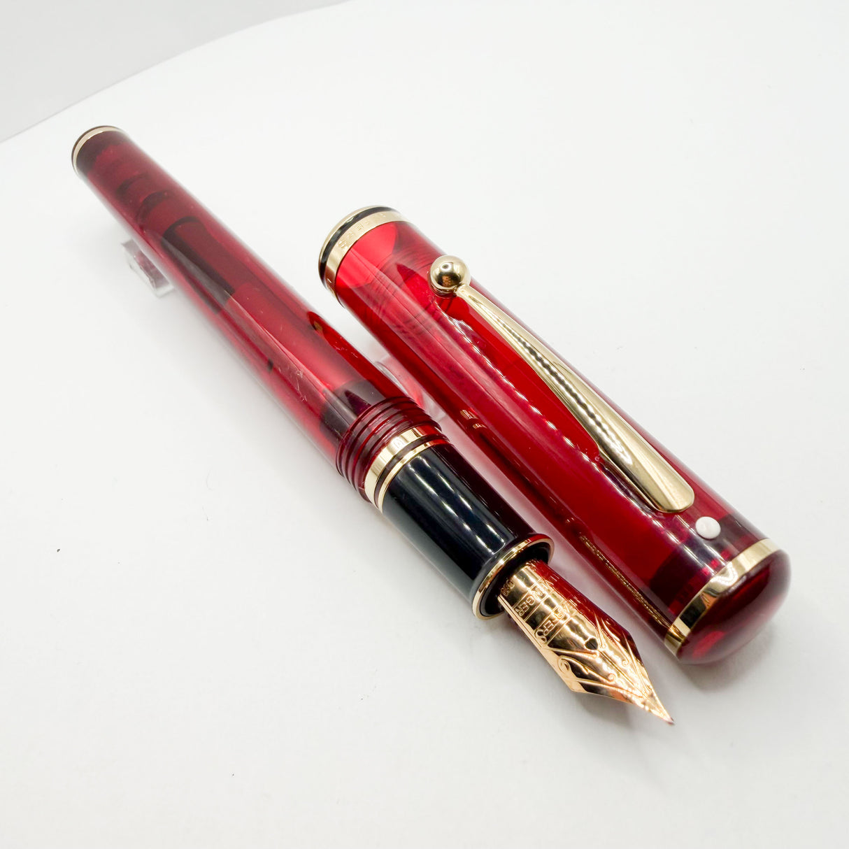 Sheaffer for Levenger Translucent Red Connaisseur Fountain Pen - Fine 14kt Gold Nib
