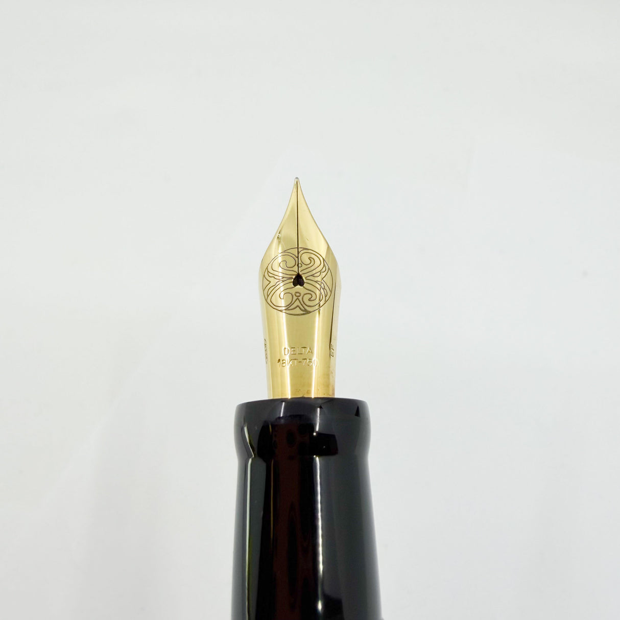 Delta Indios Indigenous People Lever Fill Fountain Pen Special Limited Edition - Extra Fine 18kt Gold Nib