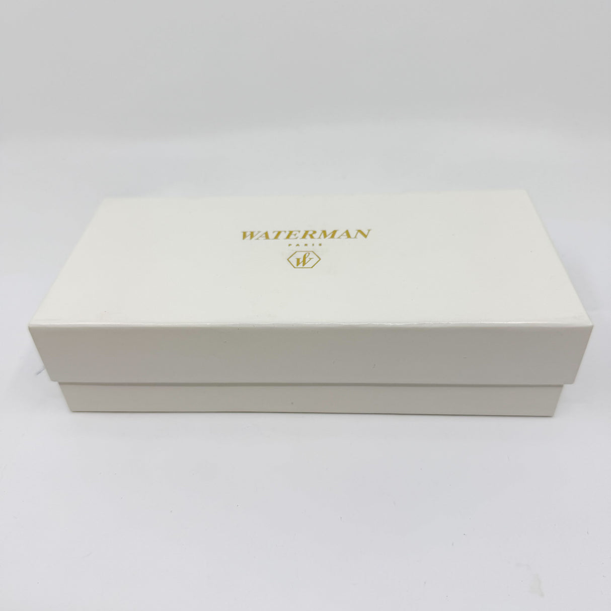 Waterman Black Serenite Fountain Pen - Medium 18kt Gold Nib