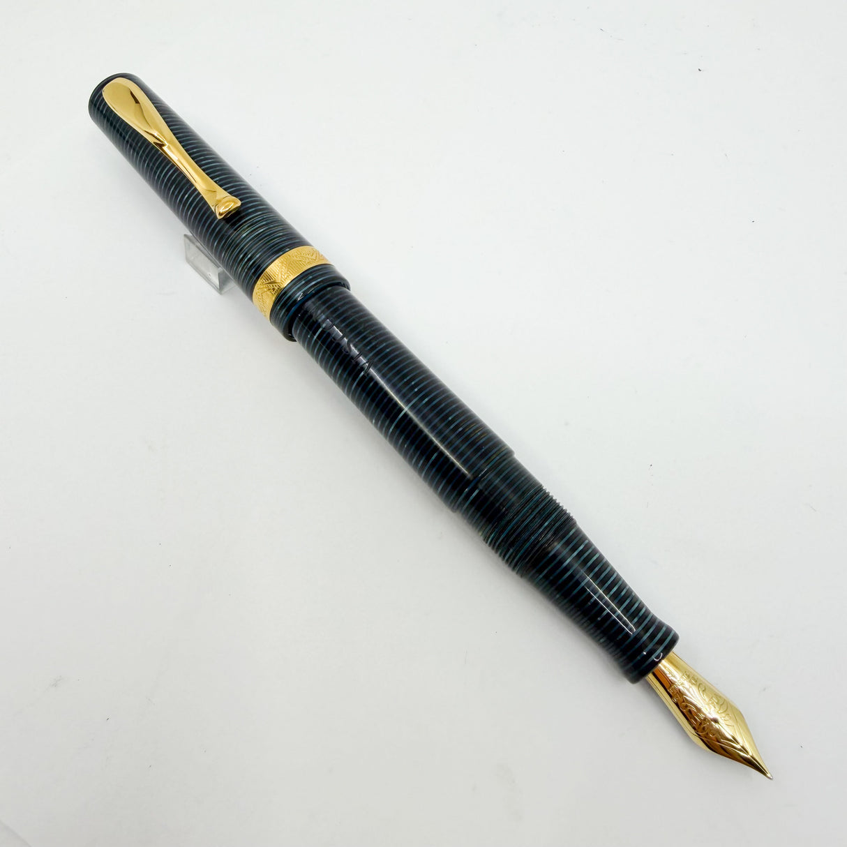 Visconti Manhattan Blue Celluloid Fountain Pen - Fine 18kt Gold Nib