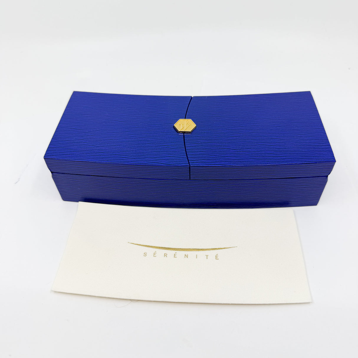 Waterman Black Serenite Fountain Pen - Medium 18kt Gold Nib