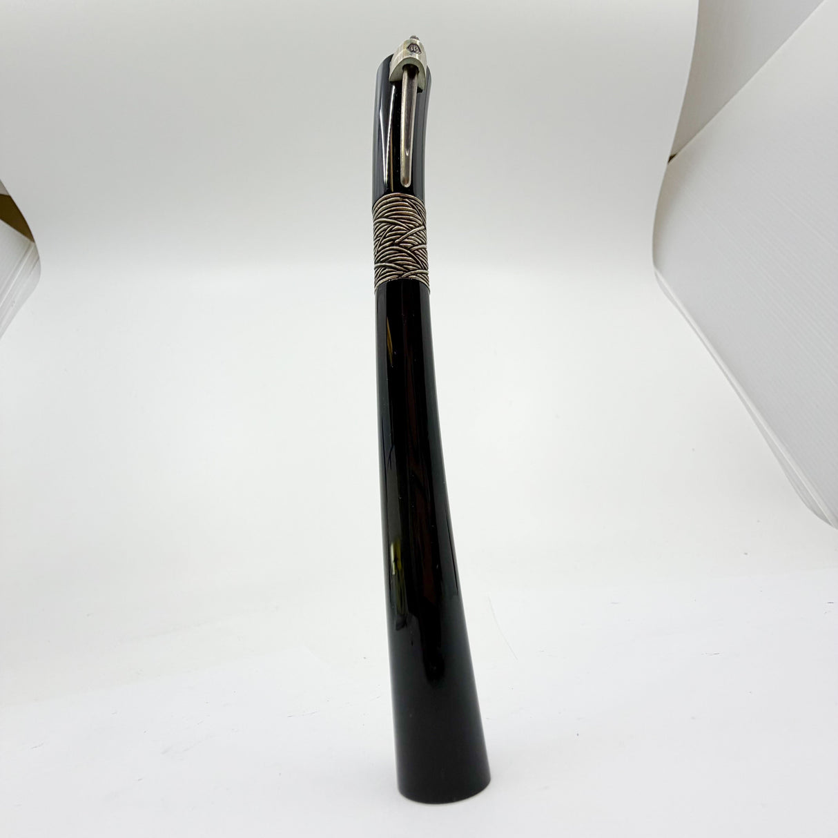 Waterman Black Serenite Fountain Pen - Medium 18kt Gold Nib