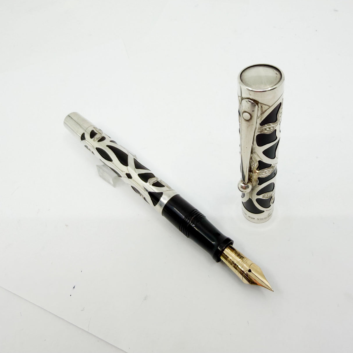 Sheaffer Nostalgia Sterling Silver Filigree Fountain Pen - Extra Fine 14kt Gold Nib
