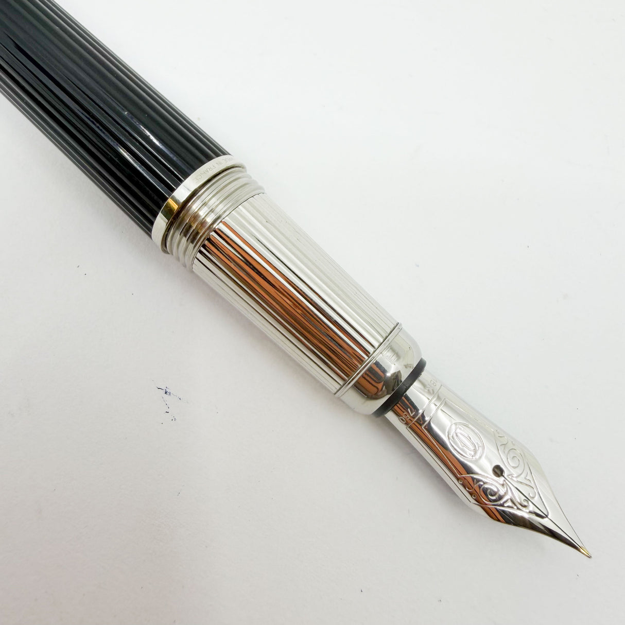 Cartier - Louis Cartier Black Composite Ribbed Fountain Pen - Fine 18kt Gold Nib