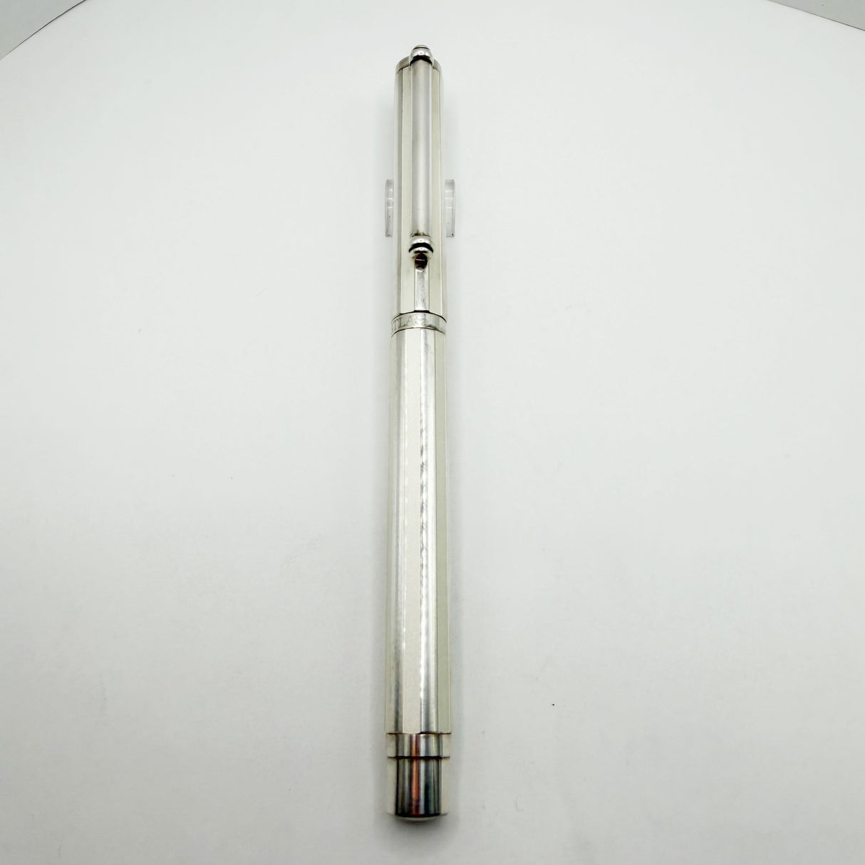 Tiffany Atlas Fountain Pen with Alternating White Lacquered Strips & Sterling Silver Strips & Sterling Clip and Trim - Medium 18kt Gold Tiffany & Co. Nib