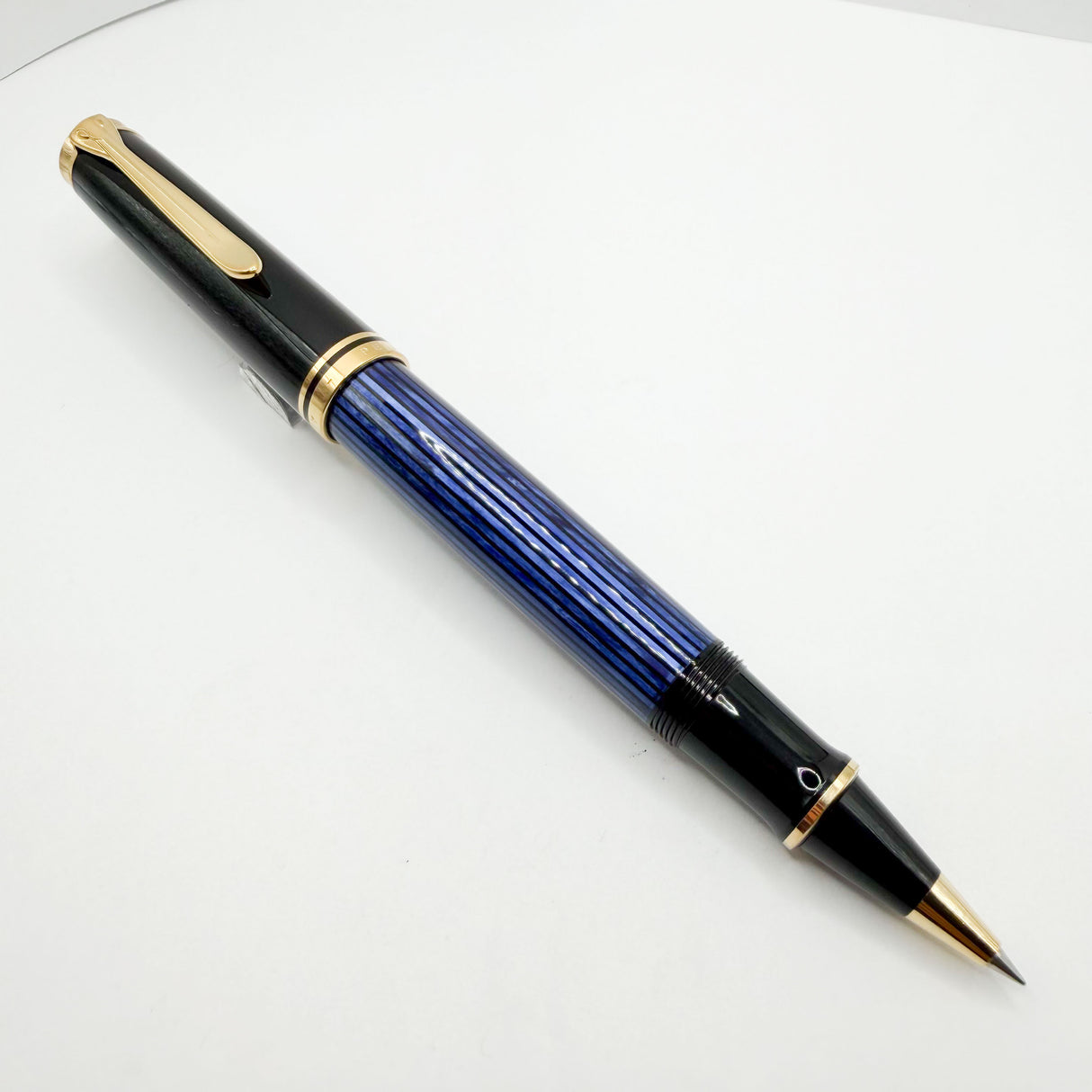 Pelikan R800 Blue Striped/Black Cap Rollerball