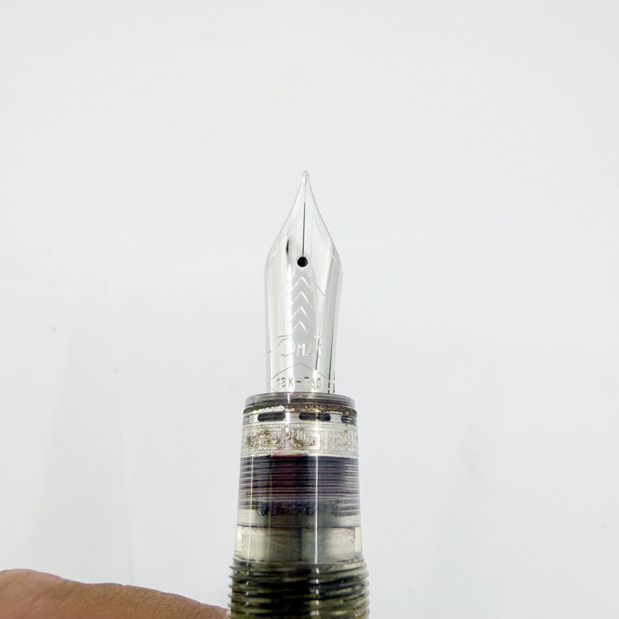 OMAS "Vision" Ogiva Transparent Fluted Demonstrator Fountain Pen - Fine 18kt Gold Nib